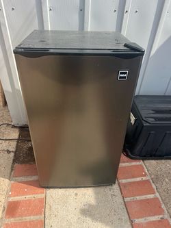 Small refrigerator