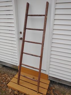 Rustic blanket ladder