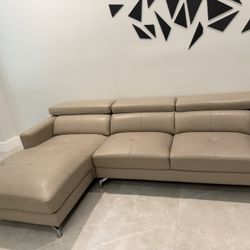 Sectional sofa couch