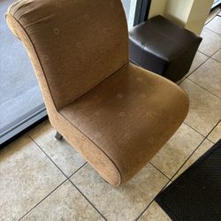 FREE Small Upholstered Chair x4