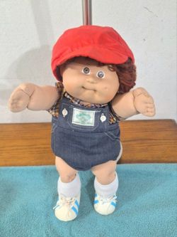 Authentic 1985 Cabbage Patch Boy Doll 16"... EXCELLENT CONDITION!! 
