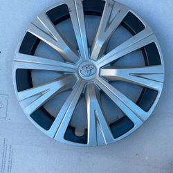 Toyota Hubcap p/n 42602