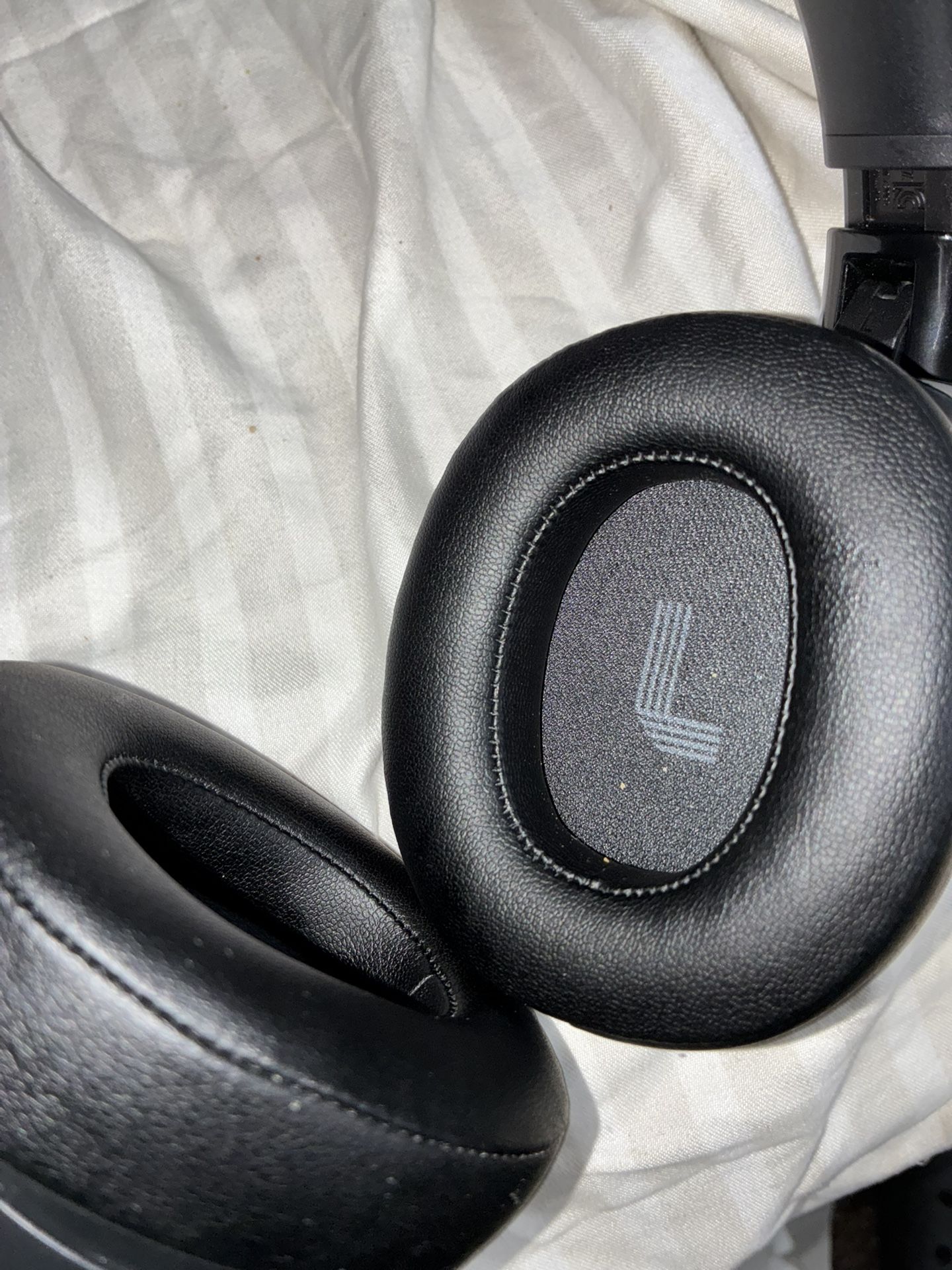 JBL On-Ear Wireless Tune 520bt Headphones, Black