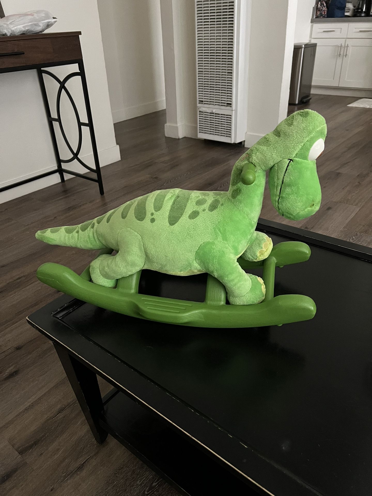 Disney Pixar The Good Dinosaur Arlo The Dino Rocker Dinosaur Toy In Great Condition Plays Music