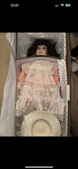 GORHAM Doll Pretty In Peach Porcelain Limited Edition of 2900 with Certificate 