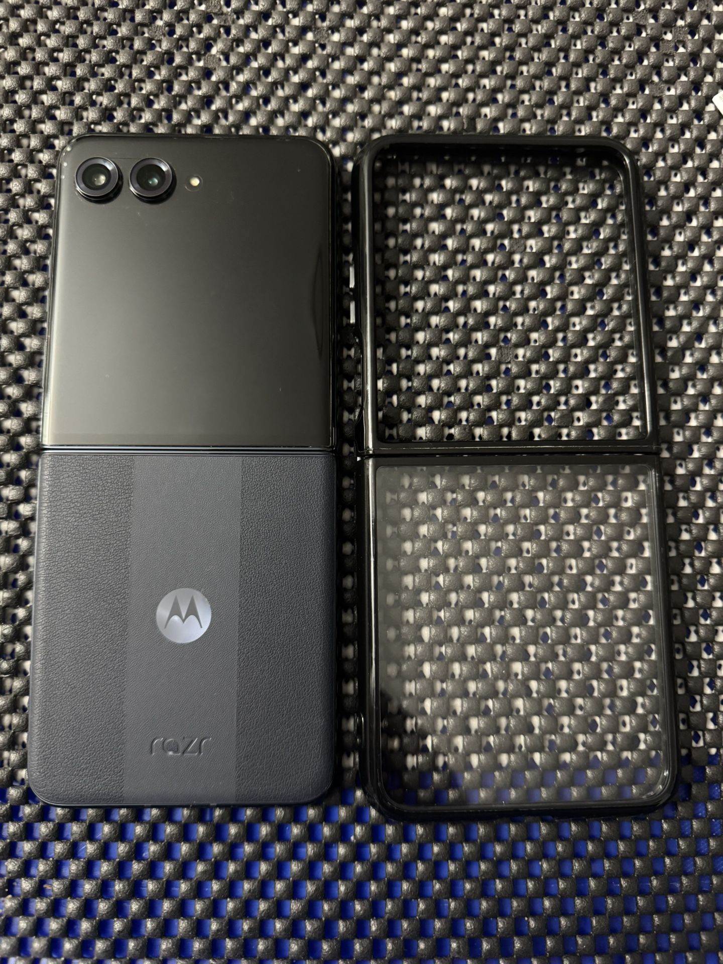 Motorola Razr+ 256GB unlocked(2024)read description below