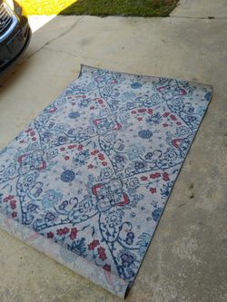 5' x 7' Persian Rug No Stains, Tears Or Rips  Made In Turkey Excellent Condition Smoke Dust Pet Free
