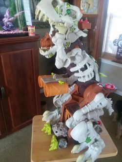 3 ft fisherprice ultra t rex walks, roars, lights up