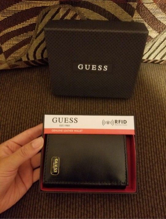 GUESS Men's Genuine Leather Wallet Black
