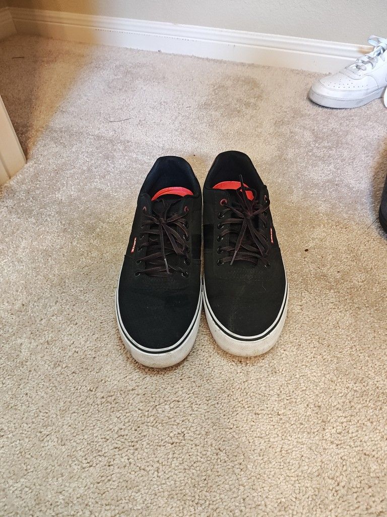 black and brown Levi's Miles