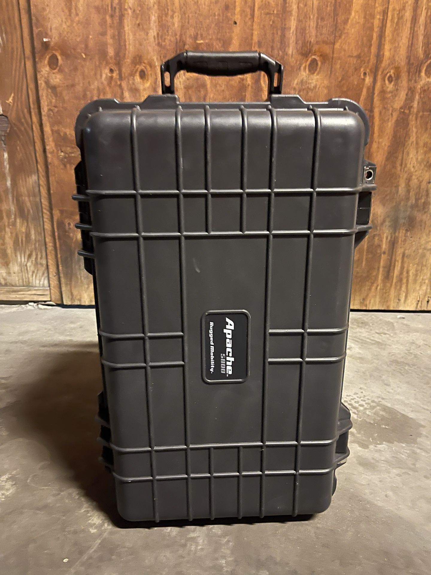 APACHE 5800 Weatherproof Protective Rolling Carry-On Case, X-Large