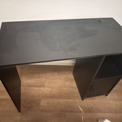 Black Desk 