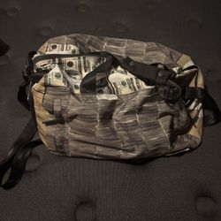 Spray Ground Money Travel Bag 