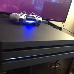 PS4 Pro 1 TB GREAT CONDITION 