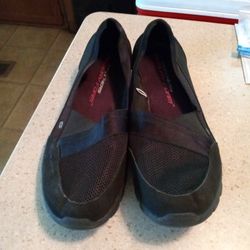 Ladies Size 9 Sketchers Flats