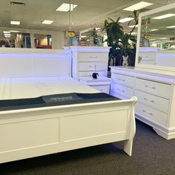 Stunning White Modern 5pc Bedroom Furniture Set With LED Lights $599