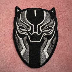 black panther iron on patch        (shipping only)
