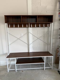 Shoe rack/coat hanger