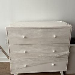 Delta Children Ava 3 Drawer Dresser