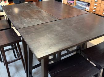 Table and Saddle Seats