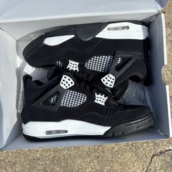 Air Jordan 4 Retro (White Thunder)
