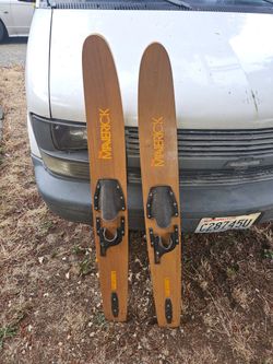 Kids water skis