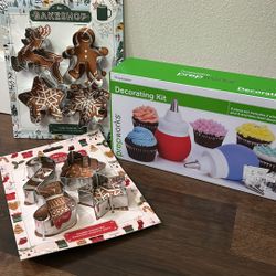 Holiday Baking Decorating Kit