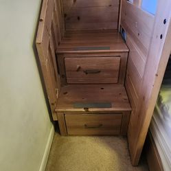 bunk bed, only two years old