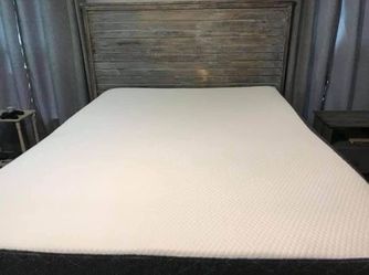 Like New Ghostbed Queen Mattress!