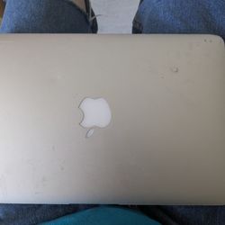 Used Early 2014 MacBook Air 11 Inch 4GB RAM 128GB SSD