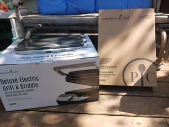 NEW Pampered Chef Deluxe Electric Grill & Griddle w/ Waffle Plates