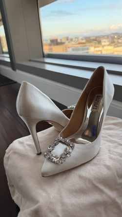Beautiful Badgley Mischka wedding heels – $60