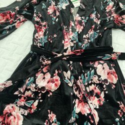 Dress Robe ! New . Inc Brand! 