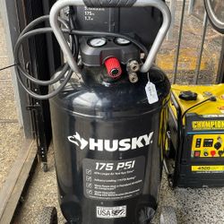 Husky C303H 30-Gallon Compressor (70486902)