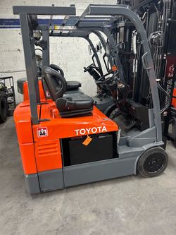 Forklift toyota electric 3 wheel  3 stage