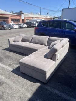 Thomasville Miles Fabric Sectional with Power Footrest