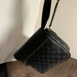 Men’s Messenger Pm Louis Vuitton Bag