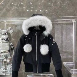 Goose knuckle Black bomber jacket with white fur trim #bomberjacket #winterwear #outerwear