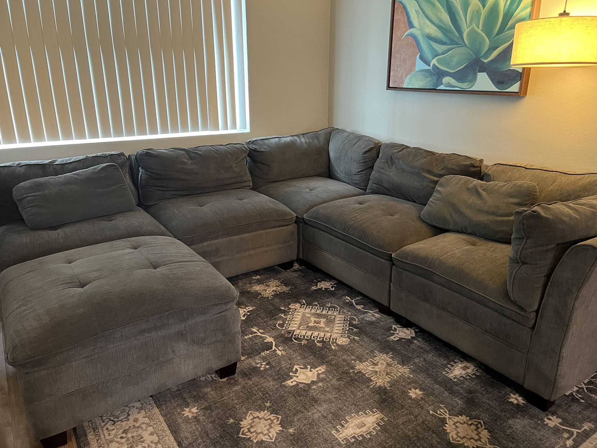 Sectional Couch With Ottoman