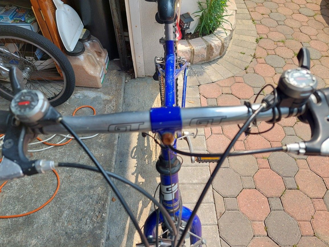 GT MOUNTAIN BIKE $50 , NEEDS A CHAIN, EVERYTHING WORKS