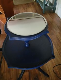 Accent table