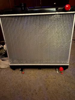 Automotive Radiator with Plastic Tanks