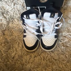 Retro Jordan 1  size 9c