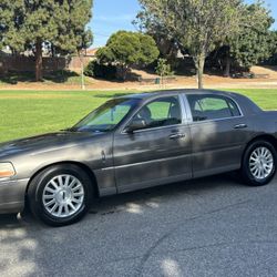 2004 Lincoln Town Car
