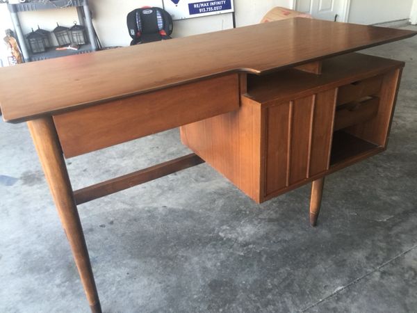 Mid Century 1950s 1960 Modern Mainline Desk By Hooker For Sale In Pleasant Hill Mo Offerup