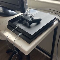 PS4 ,4 Games, 1 Controller 