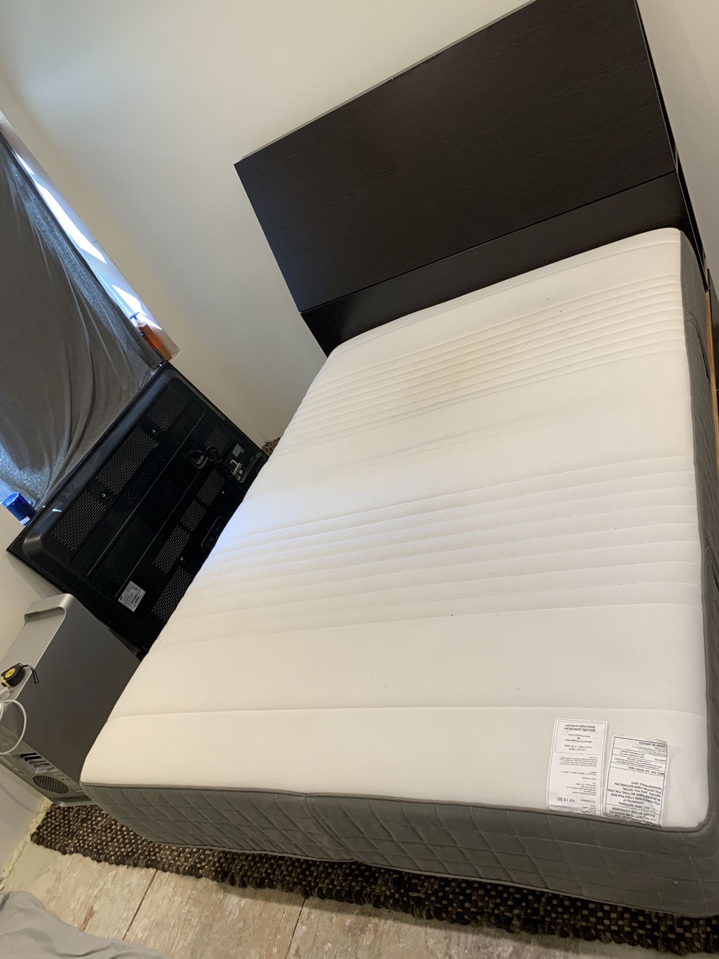 solid Full Size Bed W/storage 