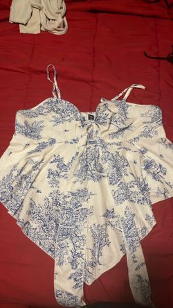 Pretty blue flowy top