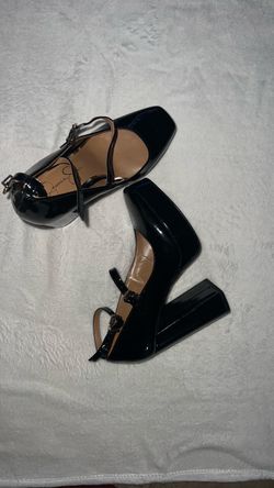 Jessica Simpson platforms