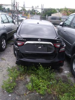 2017 nissan maxima for parts